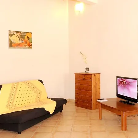 Holiday Traverse Du Soler Tatil Evi *